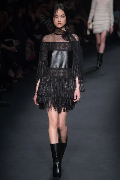 Look 50